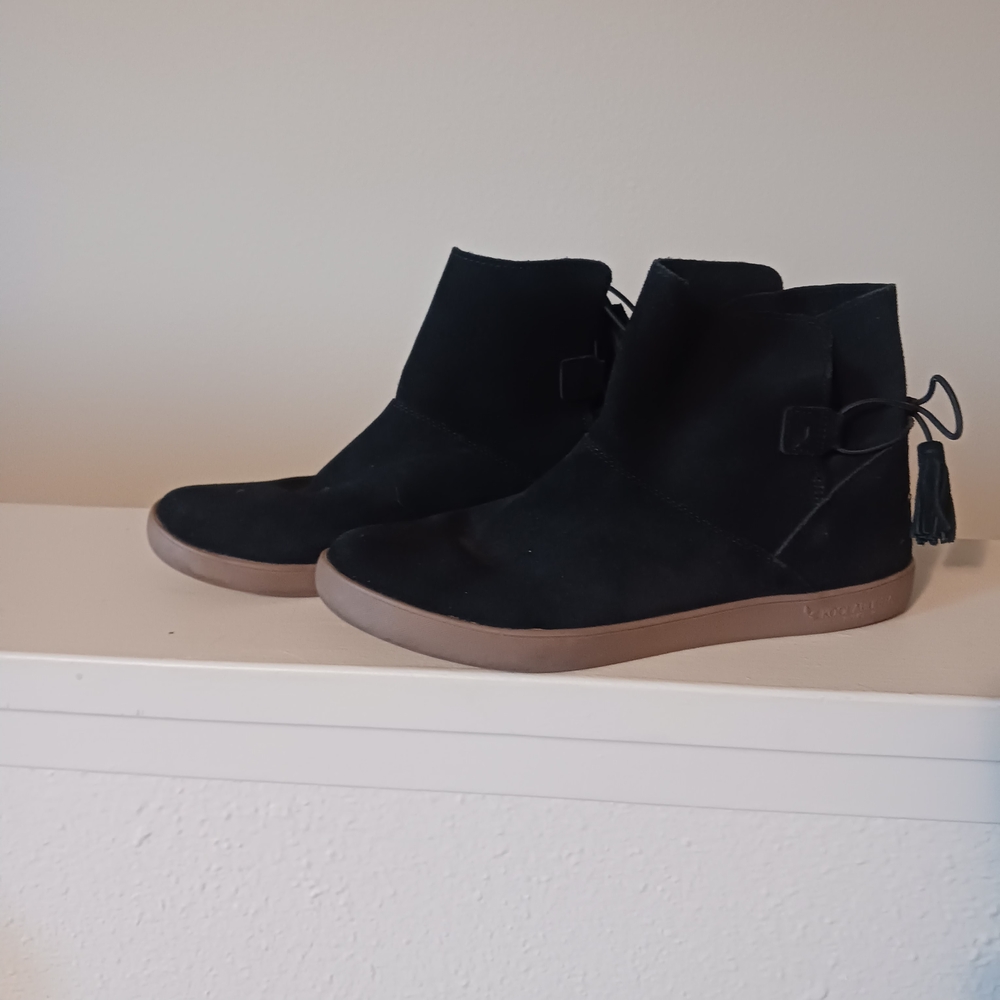 Koolaburra Black Ankle Booties with Tan Sole